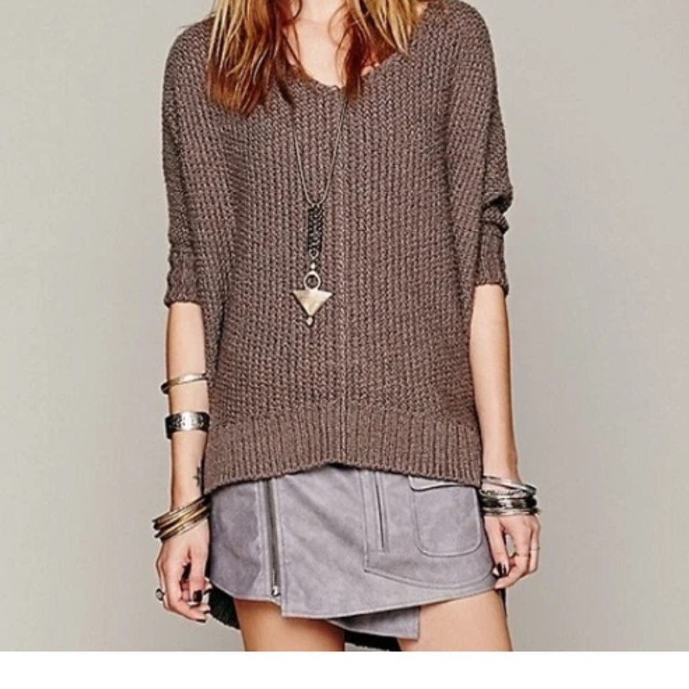 Ladakh for Free People Gray Mini Skirt with Zipper and Buckle Accents. Size 8